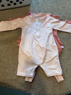 Vaenait Baby Lt Pink Rashgaurd Swim 1pc— 12-18, PLAY